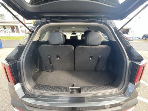 Used 2025 Kia Sorento S image 30
