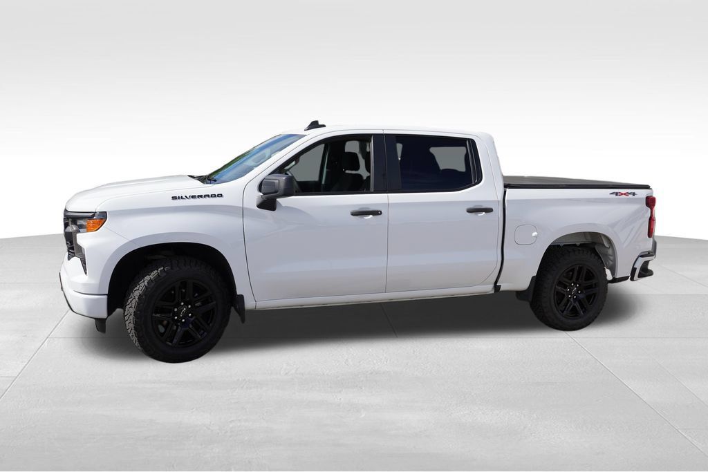 Used 2022 Chevrolet Silverado 1500 Custom w/ LPO, Dark Essentials Package AWD/4WD image 10