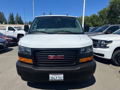 Used 2019 GMC Savana 3500 Extended w/ Driver Convenience Package RWD image 2