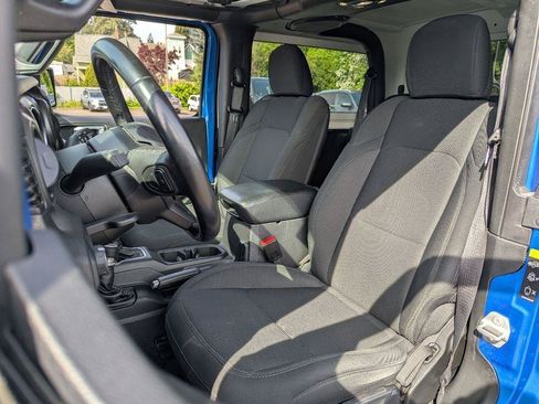 Used 2022 Jeep Wrangler Sport AWD/4WD image 25