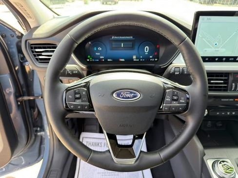 Used 2026 Ford Escape Platinum w/ Premium Technology Package AWD/4WD image 40