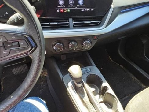 Used 2024 Chevrolet Trax LS w/ LS Convenience Package image 5