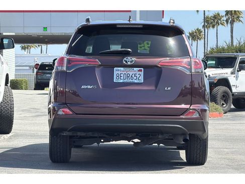 Used 2018 Toyota RAV4 LE w/ All Weather Liner Package FWD image 5