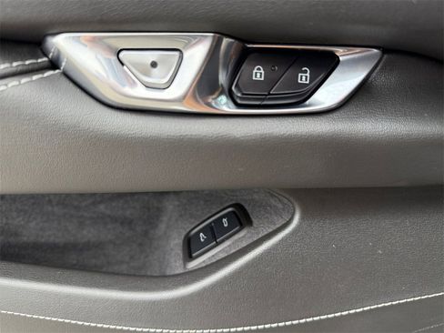 Used 2024 Chevrolet Corvette Stingray Coupe w/ 1LT image 22