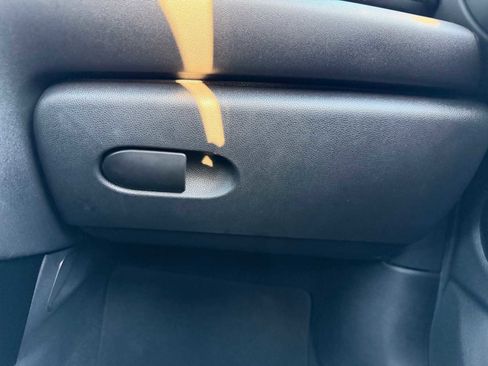 Used 2017 MINI Cooper 4-Door Hardtop image 18