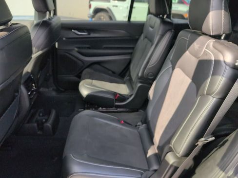 New 2025 Jeep Grand Cherokee L Laredo image 20