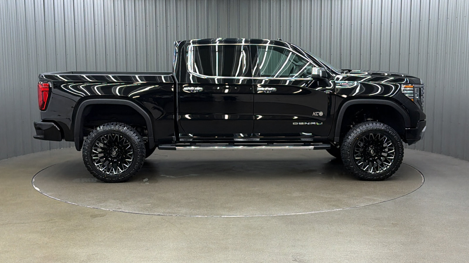 Used 2026 GMC Sierra 1500 Denali w/ Technology Package AWD/4WD image 6