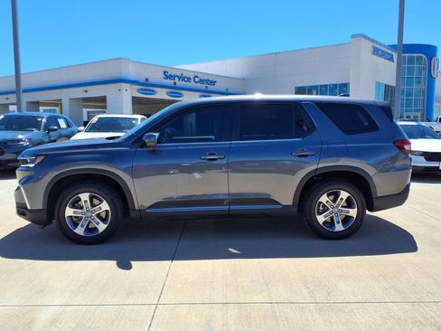 Used 2025 Honda Pilot EX-L image 3