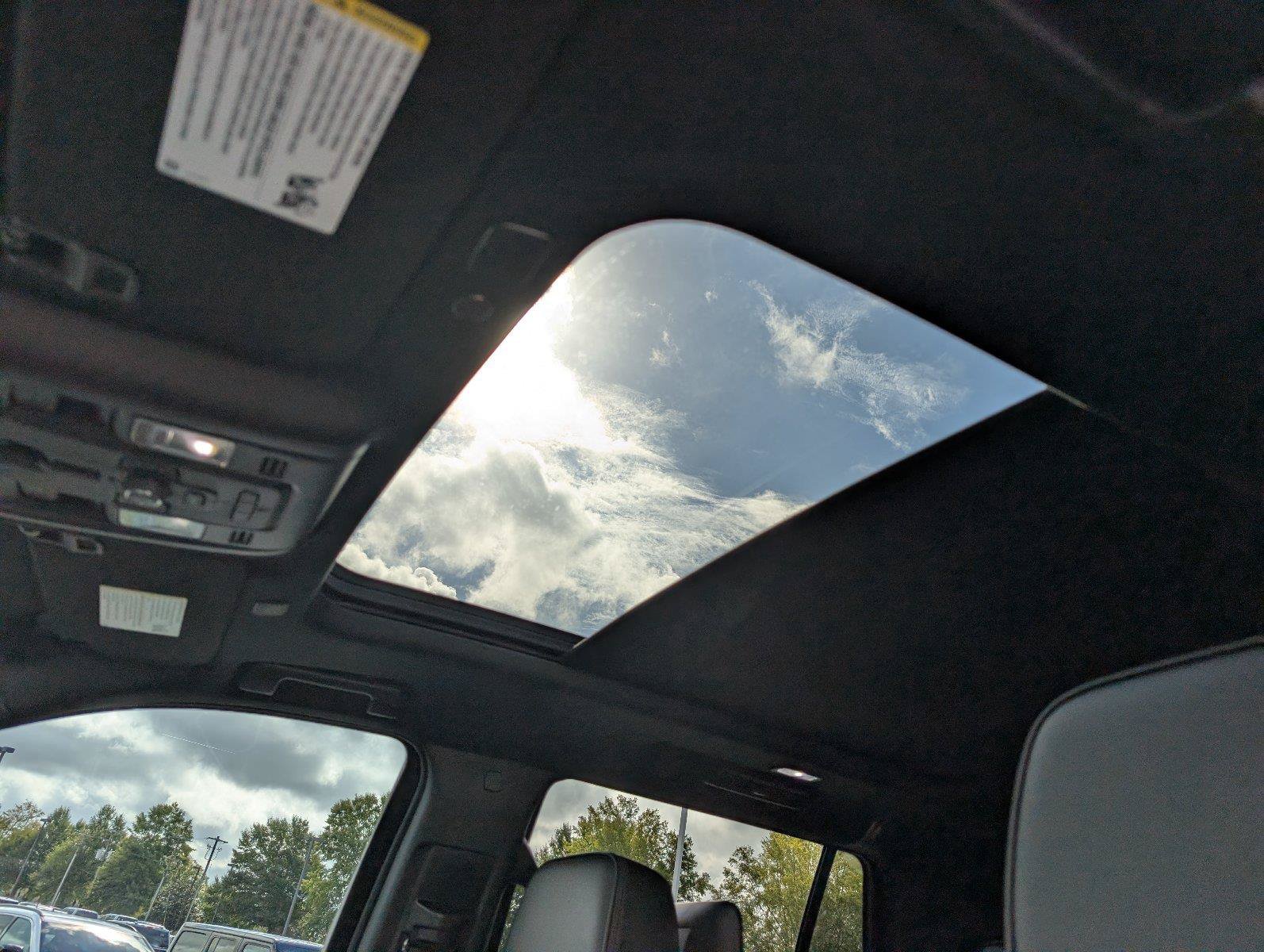 Used 2023 GMC Yukon Denali RWD image 15