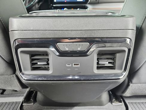 Used 2024 GMC Sierra 2500 AT4 w/ AT4 Premium Plus Package AWD/4WD image 45