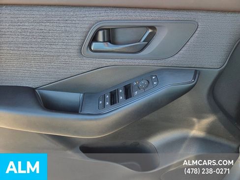 Used 2023 Nissan Rogue S image 26