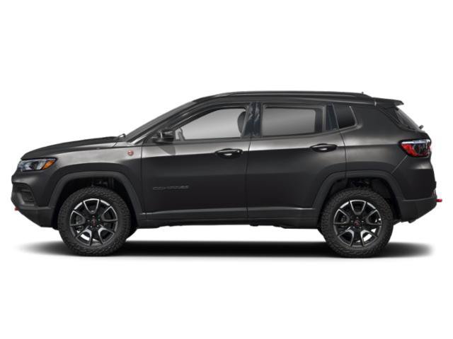 Used 2025 Jeep Compass Trailhawk AWD/4WD image 3