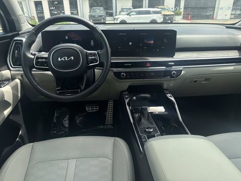 Used 2025 Kia Sorento SX AWD/4WD image 15