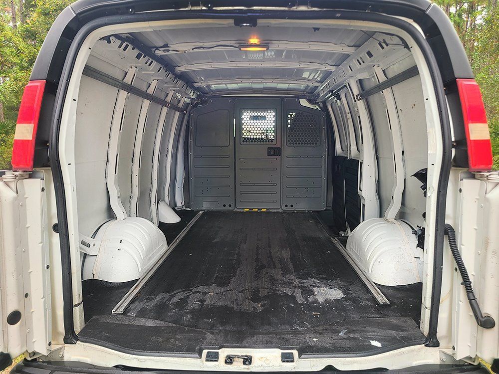 Used 2014 Chevrolet Express 1500 RWD image 21