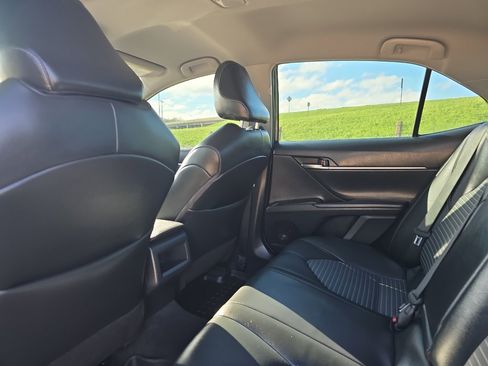 Used 2024 Toyota Camry SE image 10