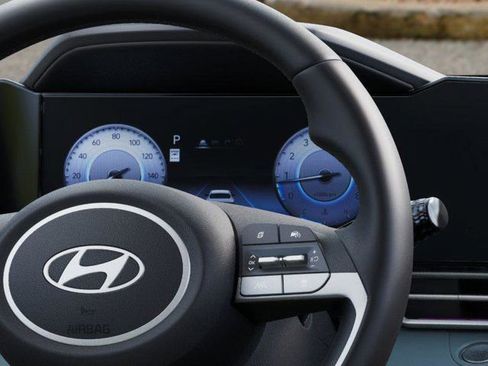 Certified 2025 Hyundai Elantra Limited image 14