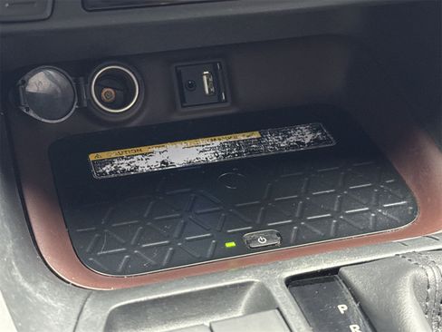 Used 2019 Toyota RAV4 Limited image 30