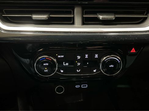 Used 2024 Chevrolet Trax RS w/ Driver Confidence Package image 19