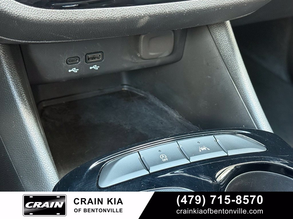 Used 2025 Buick Envista Sport Touring w/ Convenience I Package FWD image 18