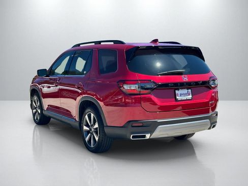 Used 2024 Honda Pilot Touring image 7