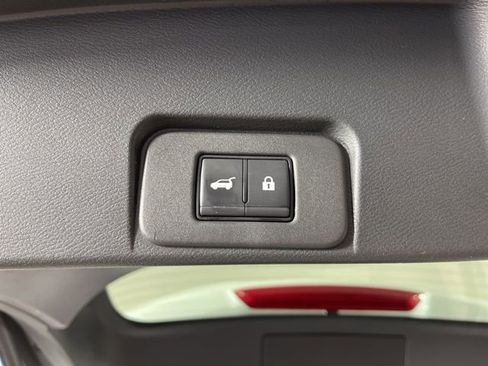 Used 2024 Nissan Rogue SV image 51