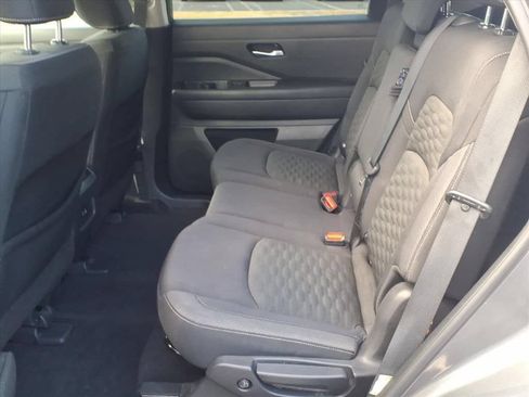 Used 2022 Nissan Pathfinder S FWD image 21