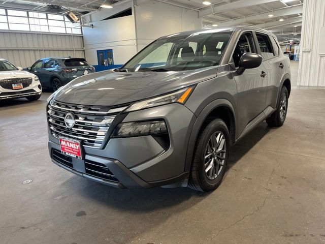 Used 2024 Nissan Rogue S FWD image 7