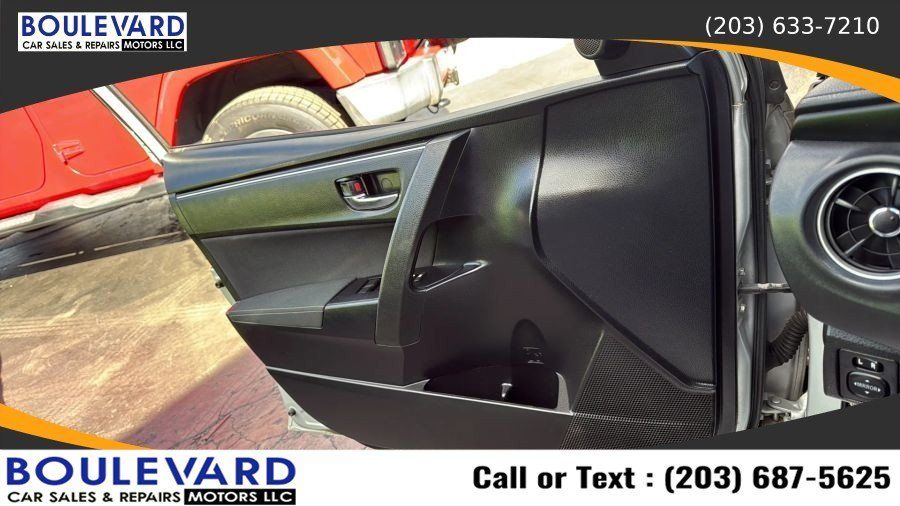 Used 2019 Toyota Corolla LE FWD image 19