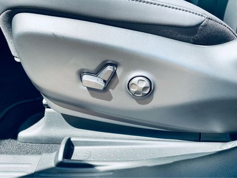 New 2025 Chrysler Pacifica Select image 20