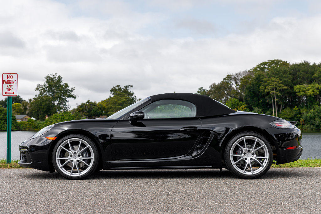 Used 2025 Porsche 718 Boxster RWD image 11