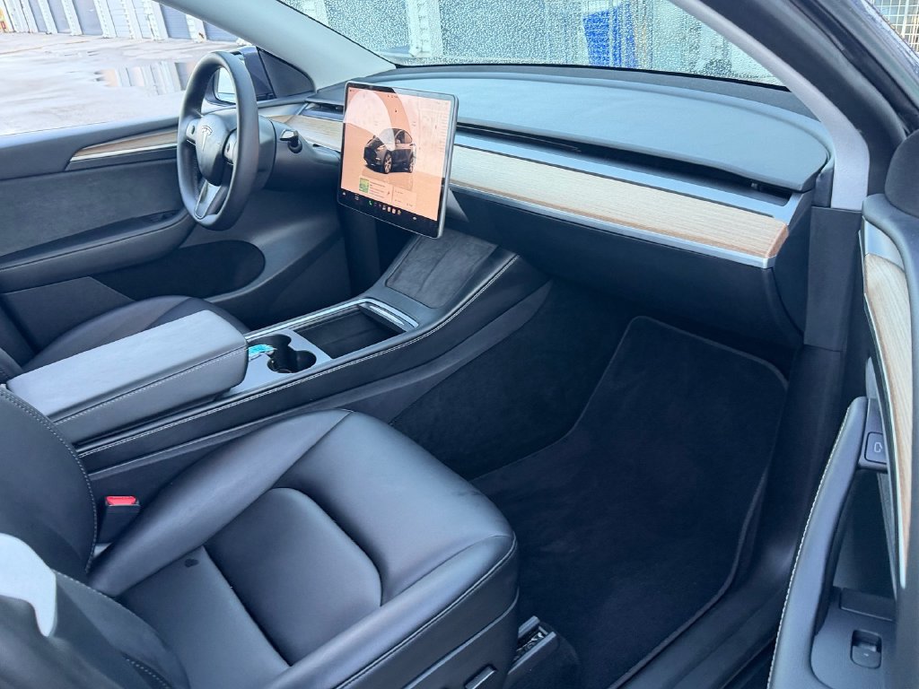 Used 2023 Tesla Model Y Long Range AWD/4WD image 15