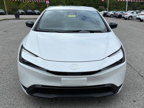 New 2026 Toyota Prius LE image 4