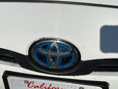 Used 2022 Toyota Prius LE FWD image 13