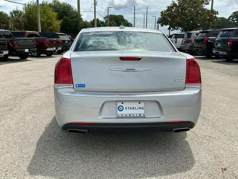 Used 2023 Chrysler 300 Touring RWD image 10