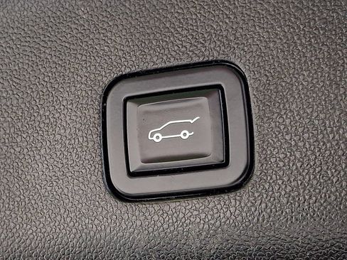 Used 2021 Chevrolet Suburban RST w/ Max Trailering Package AWD/4WD image 33