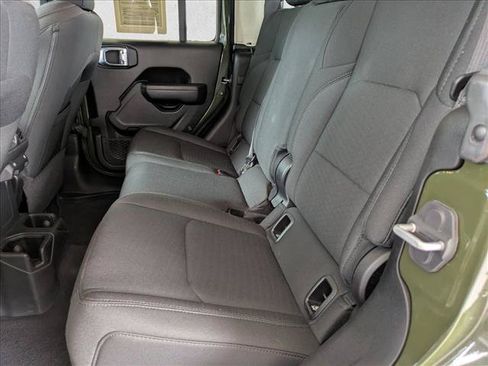 Used 2022 Jeep Gladiator Sport AWD/4WD image 17