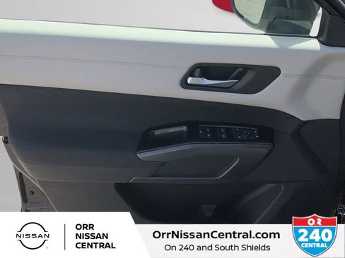 New 2026 Nissan Pathfinder SL FWD image 16