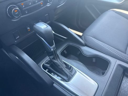 Certified 2025 Nissan Frontier SV RWD image 24