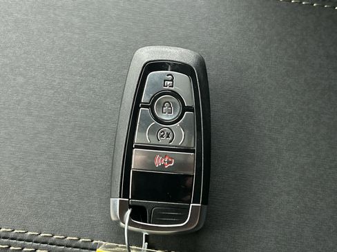 New 2025 Ford Bronco Badlands image 59