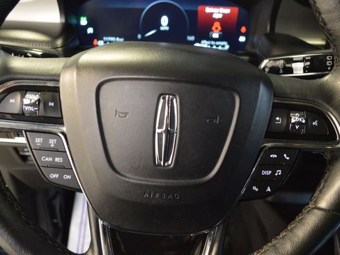 Used 2023 Lincoln Nautilus AWD w/ Premium Package image 17