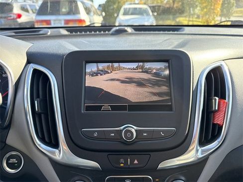 Used 2022 Chevrolet Equinox LS image 35