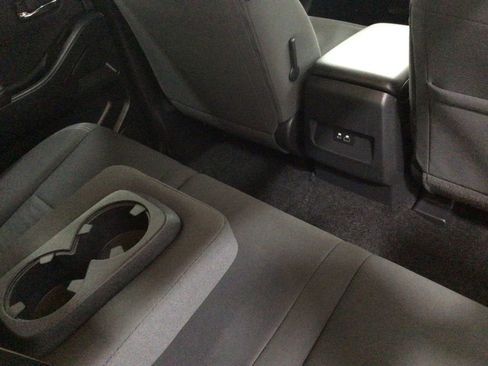 Used 2024 Nissan Frontier SV image 28