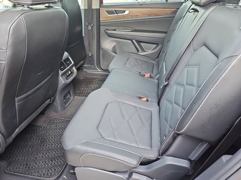 Certified 2024 Volkswagen Atlas SE image 34