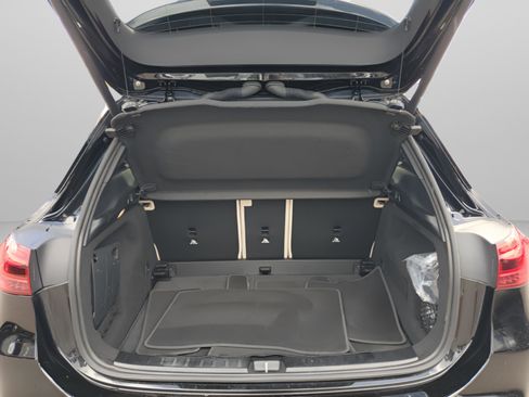 Certified 2025 Mercedes-Benz GLA 250 image 32