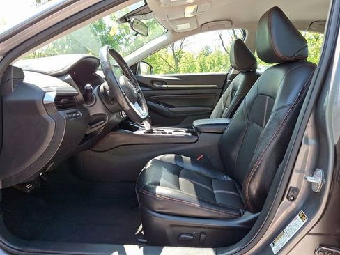 Used 2023 Nissan Altima 2.5 SR FWD image 13