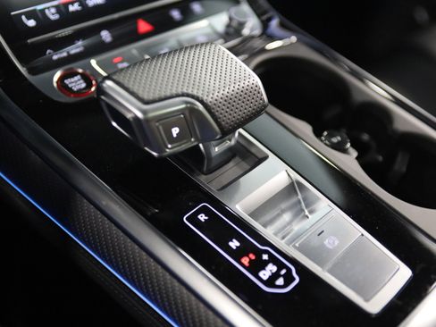 Used 2024 Audi RS Q8 AWD/4WD image 31
