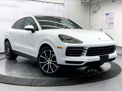 Used 2022 Porsche Cayenne Coupe image 9