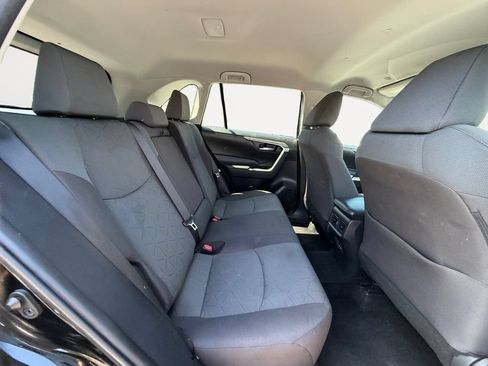 Used 2023 Toyota RAV4 XLE FWD image 15