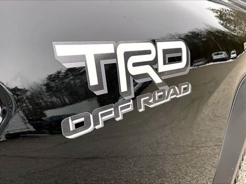 Used 2024 Toyota Tacoma TRD Off-Road w/ TRD Off Road Premium Package image 9