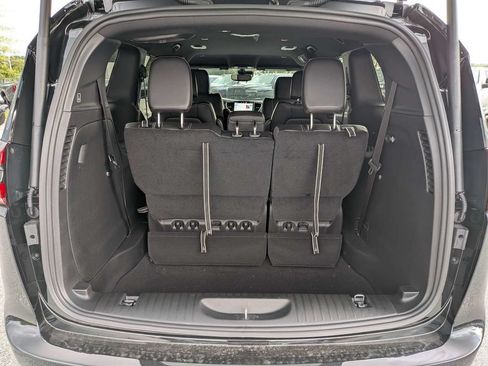 New 2027 Chrysler Pacifica Select w/ Family Tech Group FWD image 12